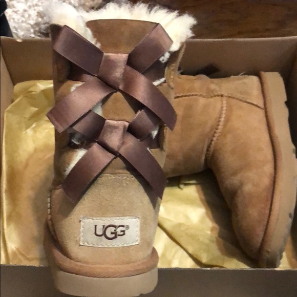 Girl Uggs - Picture 2 of 2